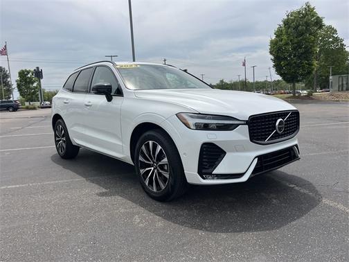 2023 Volvo XC60 B5 FWD Plus Dark