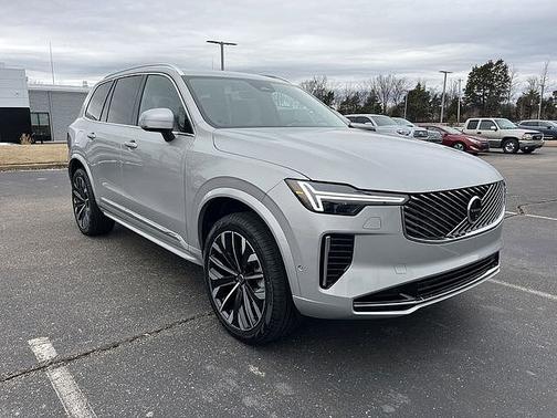 2025 Volvo XC90 Plus