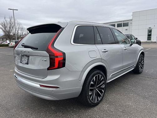 2025 Volvo XC90 Plus