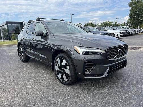 2025 Volvo XC60 Plus
