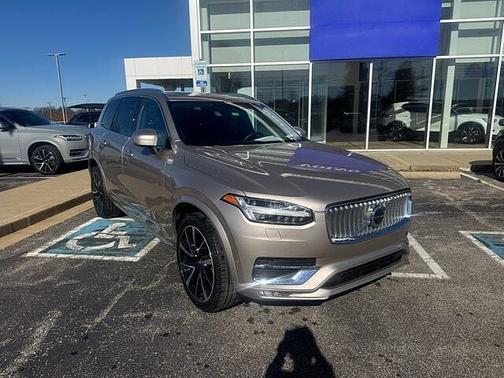 2023 Volvo XC90 B5 AWD Plus