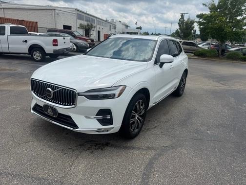 2022 Volvo XC60 B5 FWD Inscription