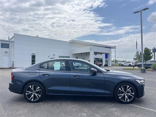 2024 Volvo S60 B5 Core Dark
