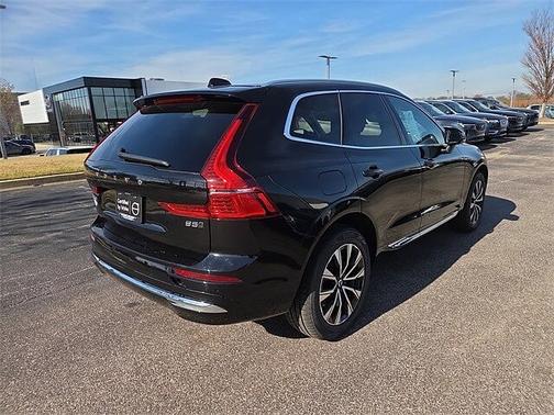 2023 Volvo XC60 Plus