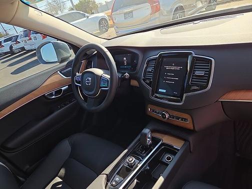 2024 Volvo XC90 Plus