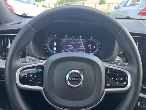 2022 Volvo XC60 B6 AWD R-Design