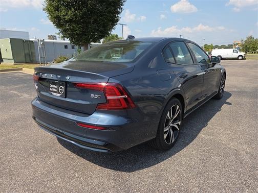 2024 Volvo S60 B5 Plus Dark