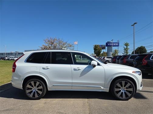 2024 Volvo XC90 B5 Plus Bright