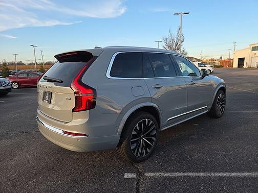 2026 Volvo XC90 Plus