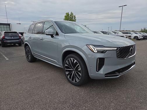 2026 Volvo XC90 Plus