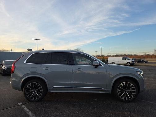 2026 Volvo XC90 Plus