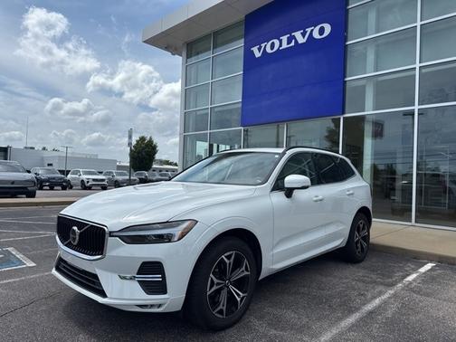 2022 Volvo XC60 B5 FWD Momentum