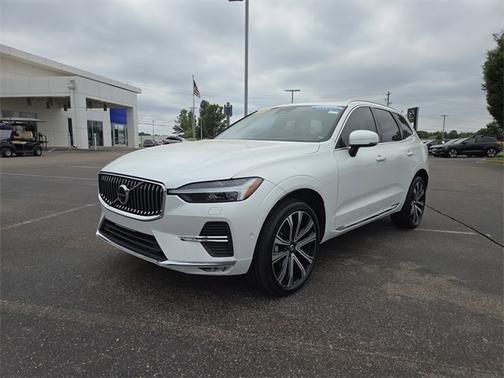 2023 Volvo XC60 B5 FWD Ultimate Bright
