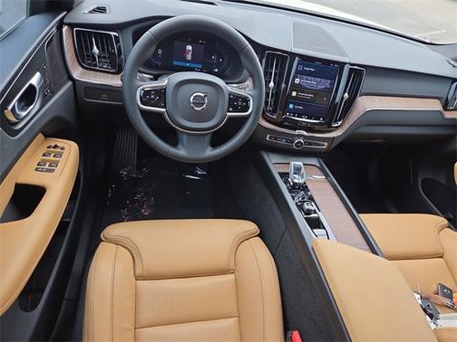 2023 Volvo XC60 B5 FWD Ultimate Bright