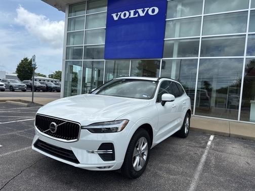 2022 Volvo XC60 B5 FWD Momentum