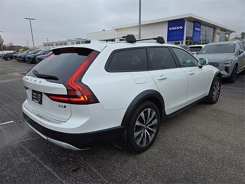 2022 Volvo V90 Cross Country Cross Country