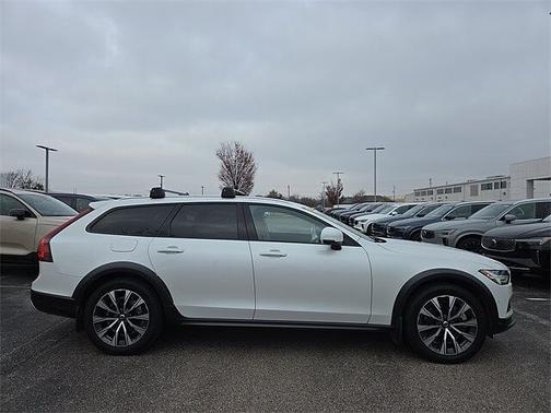 2022 Volvo V90 Cross Country Cross Country