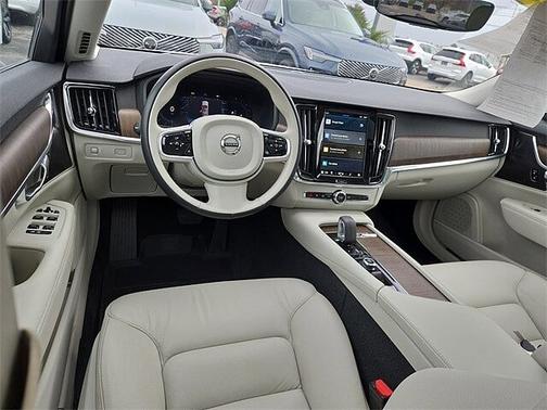 2022 Volvo V90 Cross Country Cross Country