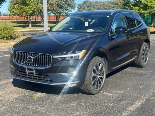 2023 Volvo XC60 B5 AWD Plus Bright