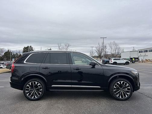 2025 Volvo XC90 Plus