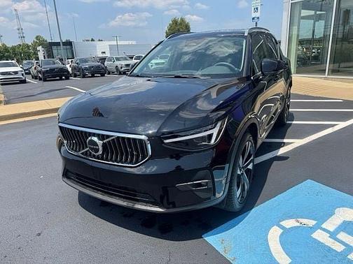 Onyx Black Metallic 2024 Volvo XC40 B5 Plus Bright