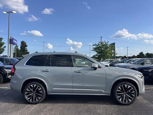 Vapour Grey 2026 Volvo XC90 Ultra