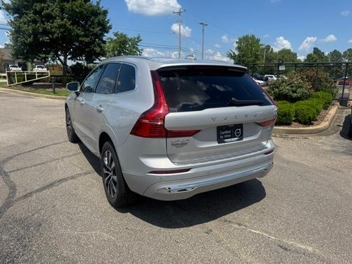 2023 Volvo XC60 B5 FWD Plus Bright