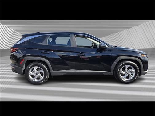 2023 Hyundai TUCSON SE
