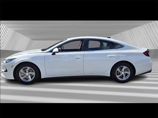 2022 Hyundai SONATA SE