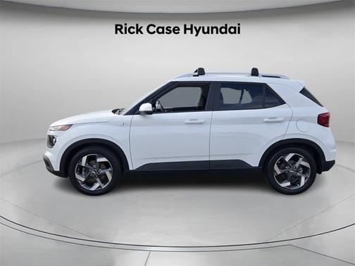 2022 Hyundai VENUE SEL