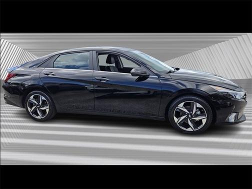 2022 Hyundai ELANTRA Limited