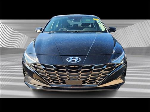2022 Hyundai ELANTRA Limited