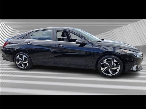 2022 Hyundai ELANTRA Limited