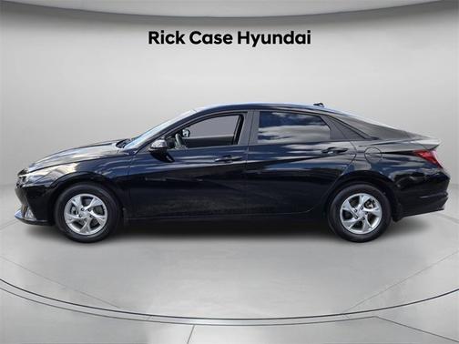 2023 Hyundai ELANTRA SE