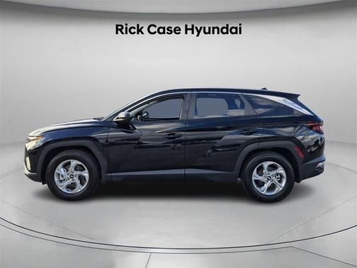 2023 Hyundai TUCSON SE