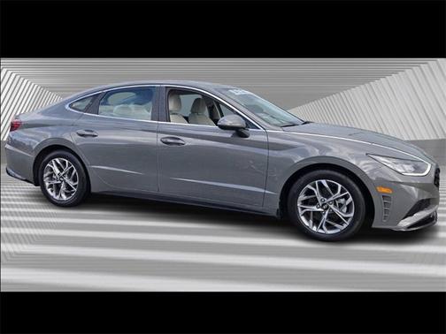 2022 Hyundai SONATA SEL