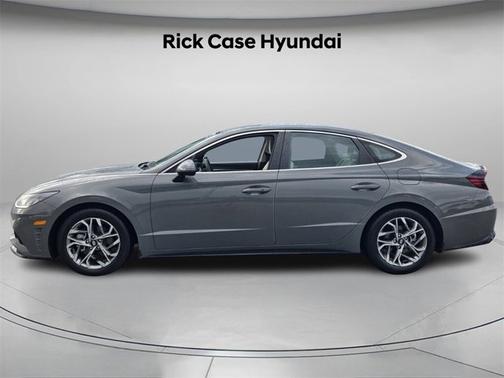 2022 Hyundai SONATA SEL