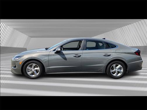 2022 Hyundai SONATA SE
