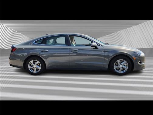 2022 Hyundai SONATA SE