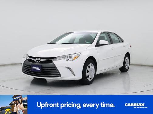 White 2016 Toyota Camry LE