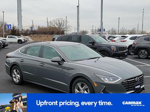 Gray 2022 Hyundai SONATA SE
