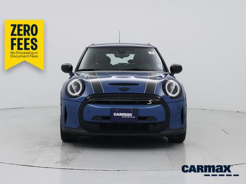 Blue 2023 MINI SE Hardtop SE
