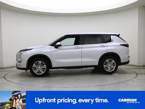 2022 Mitsubishi Outlander ES