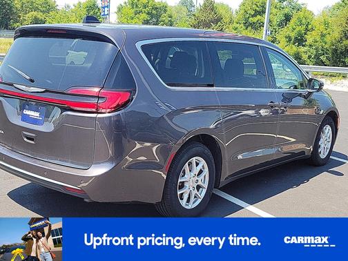 Gray 2023 Chrysler Pacifica Touring L