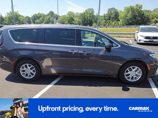 Gray 2023 Chrysler Pacifica Touring L