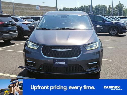 Gray 2023 Chrysler Pacifica Touring L