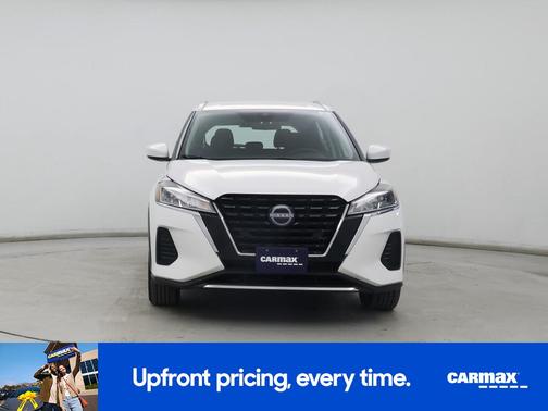 White 2024 Nissan Kicks SV