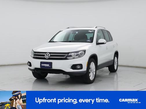 White 2015 Volkswagen Tiguan SE