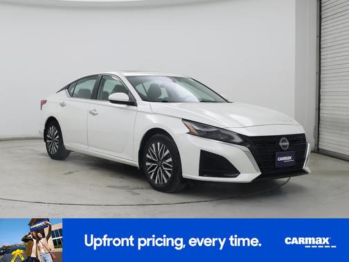 2023 Nissan Altima SV