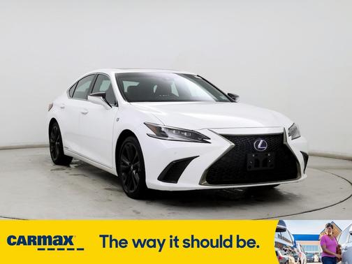 2022 Lexus ES 300h F-Sport